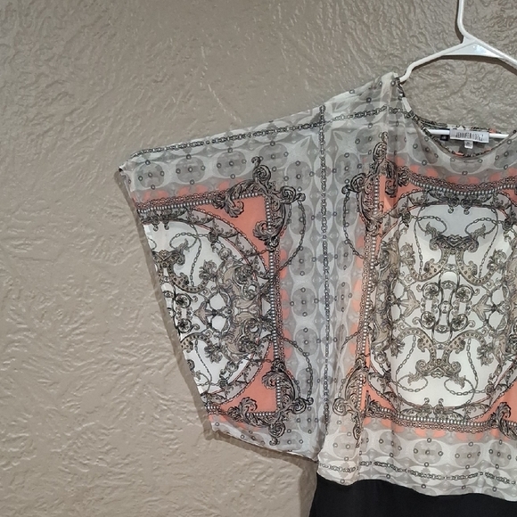 Jennifer Lopez Gray and Pink Graphic 3/4 Sleeve Blouse - Picture 3 of 8